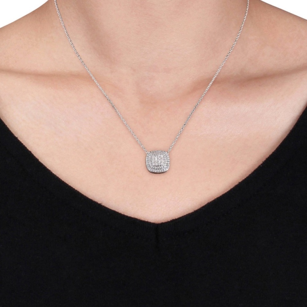 DIAMOND NECKLACE